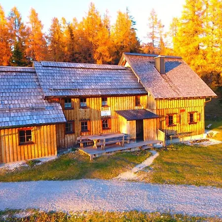 Schermerhuetten Alpesi faház