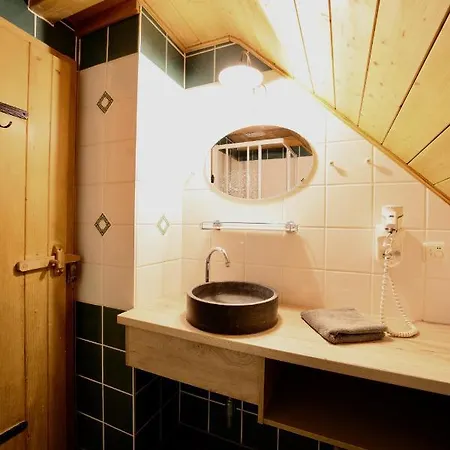 Schermerhütten Chalet *