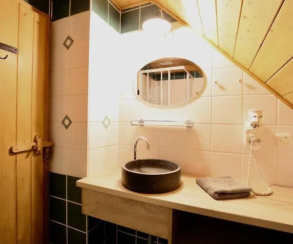 Schermerhuetten شاليه *